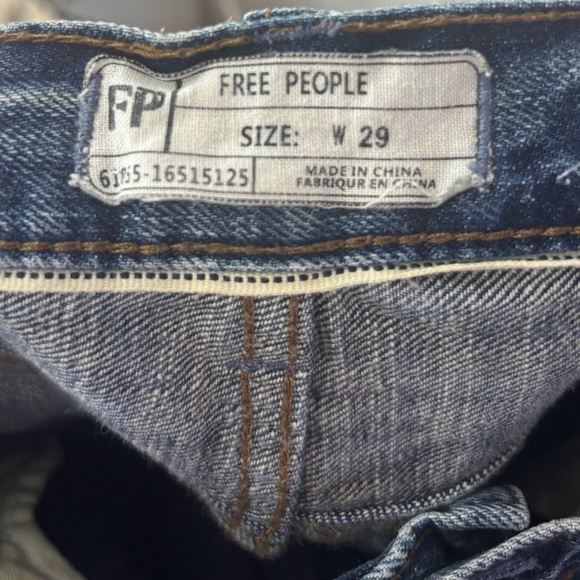 NWOT Free People Button Fly Distressed Ankle Bootcut Crop Dark Indigo Wash 29 - Picture 4 of 5
